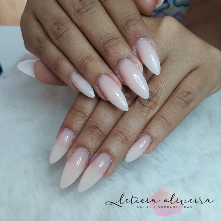 Unhas Amendoadas: 90 Modelos e Como Deixar o Formato