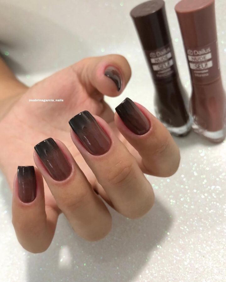 Unhas marrom: Veja 80 Ideias Inovadoras de cores para se inspirar